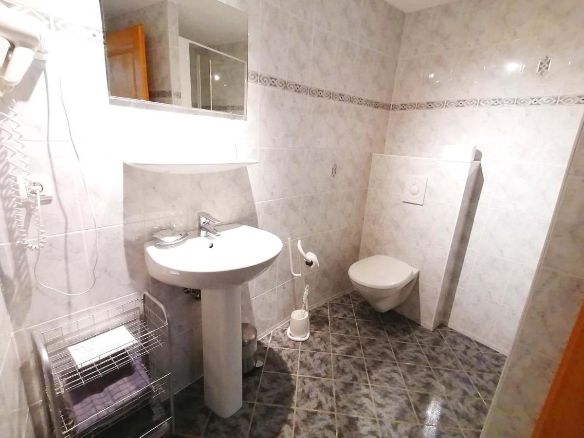 Bed and Breakfast Sylvie Fahrer Et Fils Saint-Hippolyte  Esterno foto