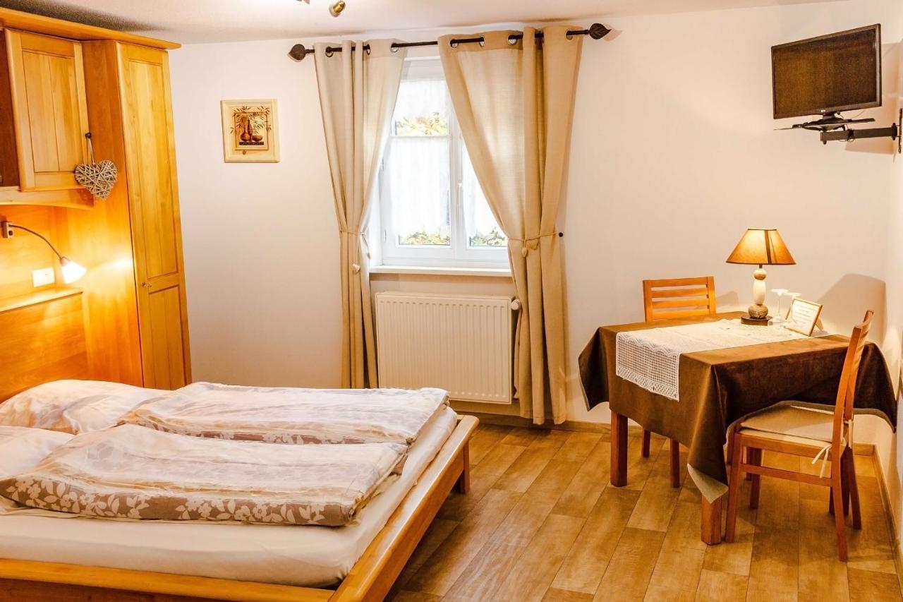 Bed and Breakfast Sylvie Fahrer Et Fils Saint-Hippolyte  Esterno foto