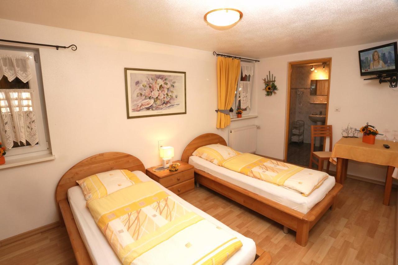 Bed and Breakfast Sylvie Fahrer Et Fils Saint-Hippolyte  Esterno foto